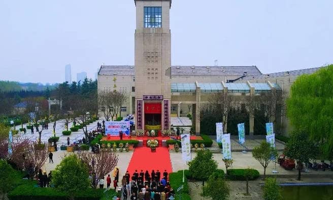 西安市奉正塬公墓如何確保殯葬服務的透明度？