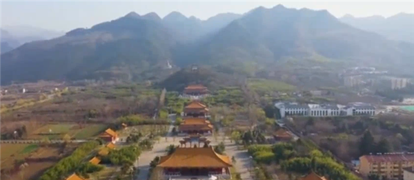 壽陽山墓園的具體位置在哪里,其周邊環境有何特點?