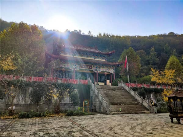 西安壽陽山墓園是什么性質的公墓？其位置和特色是什么？