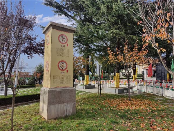 西安壽陽山墓園在安葬和紀念逝者方面有哪些獨特之處？