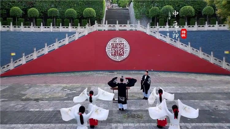 前往西安霸陵墓園新區交通指南：便捷出行，順利到達