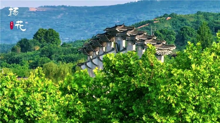西安霸陵墓園新區(qū)有哪些獨(dú)特的地理和環(huán)境優(yōu)勢(shì)?