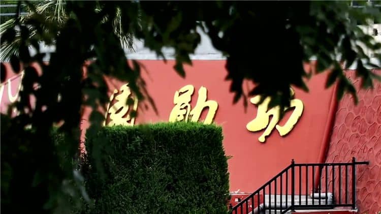 請問西安霸陵墓園新區的綠化覆蓋率是多少？