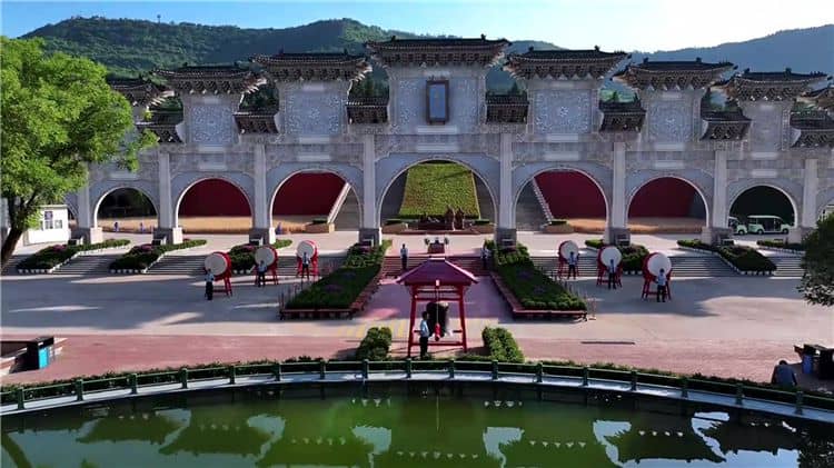 西安霸陵墓園新區位于哪個區域和具體地址是什么?