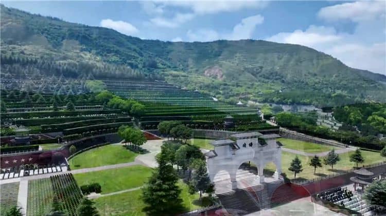 霸陵墓園新區(qū)和慈恩園公墓在墓型選擇上有何不同?