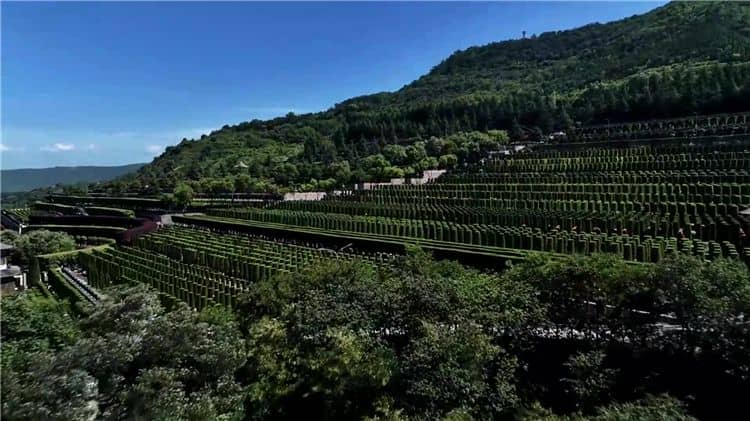 請問西安霸陵墓園新區有哪些配套設施？