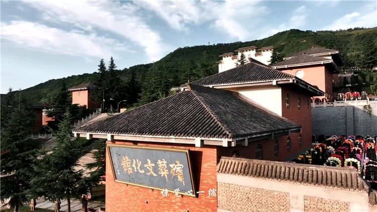 西安霸陵墓園,西安霸陵墓園的環(huán)境與服務(wù)