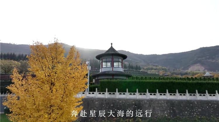 西安霸陵陵園的主要葬式有哪些，并簡述其特點？